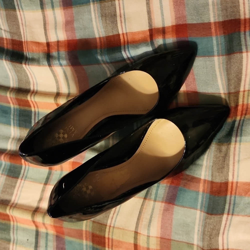 Vince Camuto patent leather pumps sz 8 b